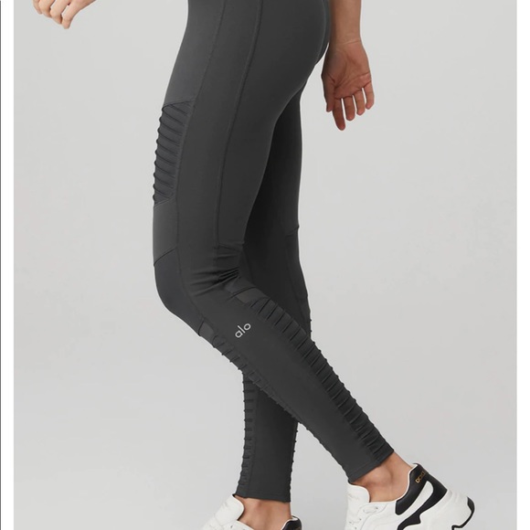 ALO Yoga Pants - Alo yoga moto leggings